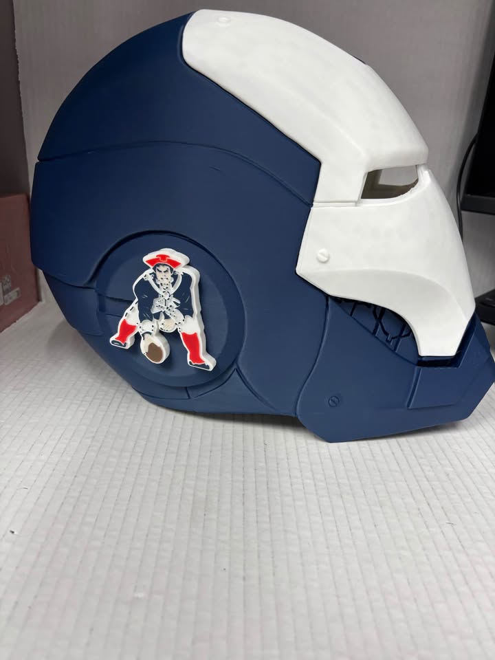 3D PRINTED IRON MAN HELMET (NEW ENGLAND PATRIOTS) 3D PRINTED IRON MAN HELMET (NEW ENGLAND PATRIOTS)